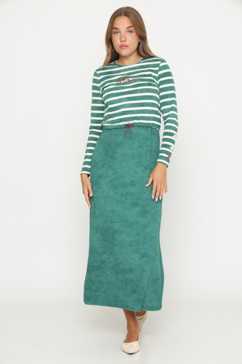 f80f07b4-ba2b-11f0-9c44-fab762dd79b3 כותונת פסים ירוק – תמונה 1